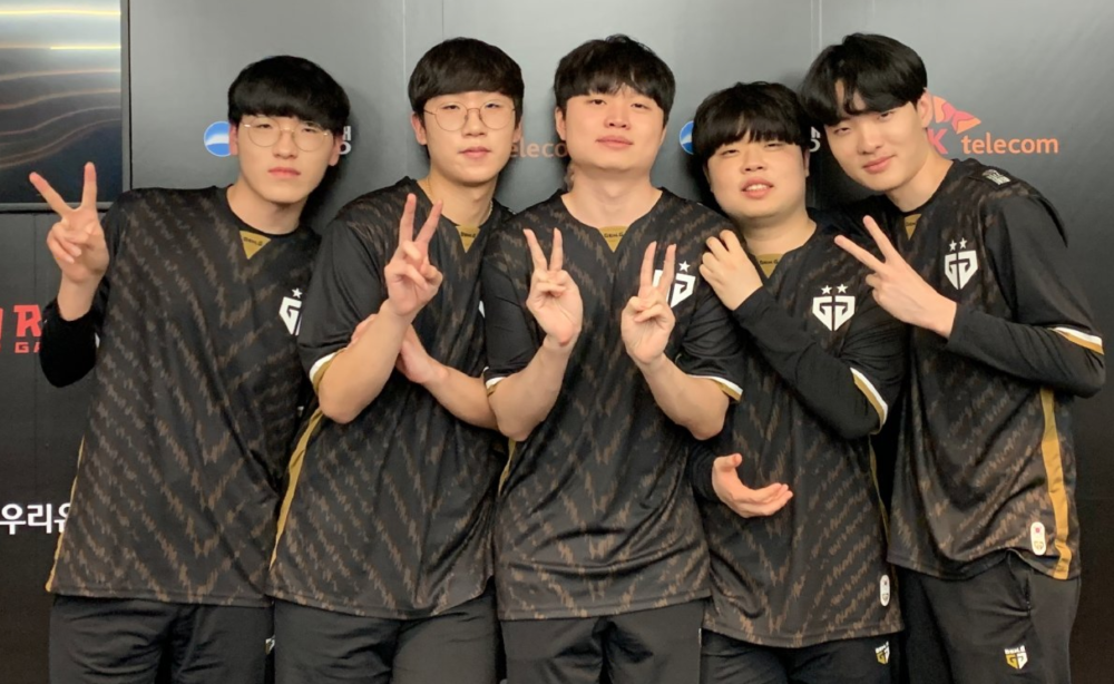 史诗对决！FIFA电竞上演极限翻盘