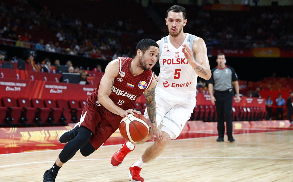 波兰队轻取奥地利队,许昕扛起全队 波兰队轻取奥地利队,许昕扛起全队